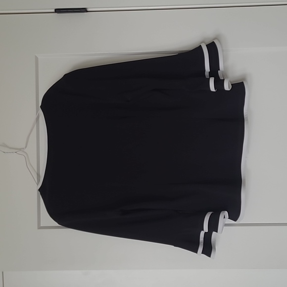 Joseph Ribcroff black and white top with flared sleeves - Picture 5 of 5